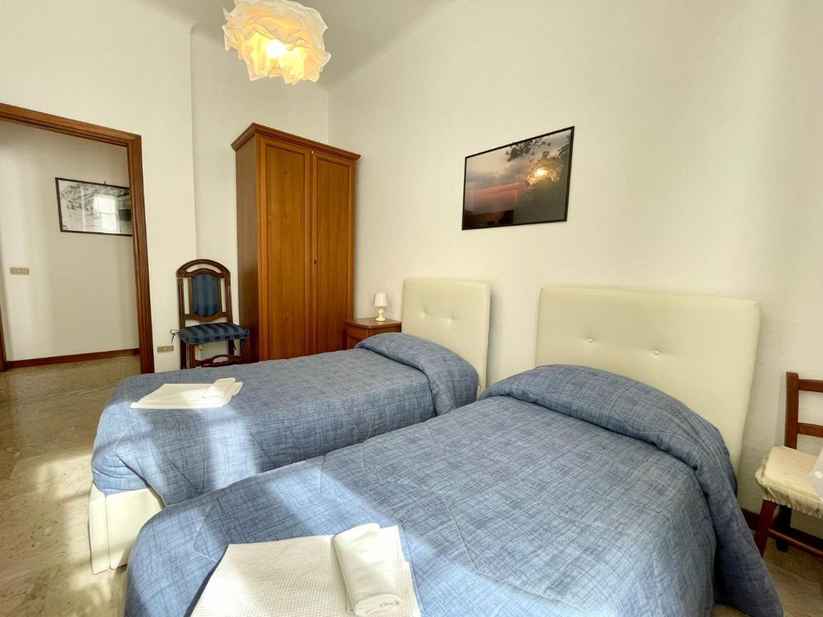Levanto Rentals ภายนอก รูปภาพ
